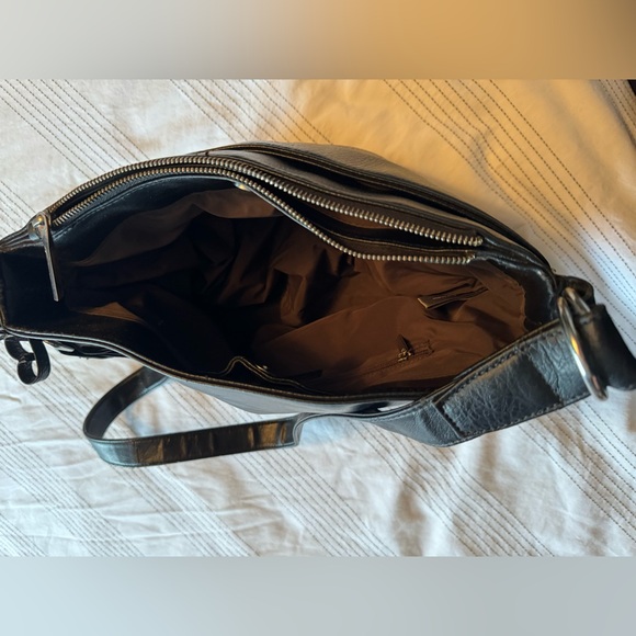 Matt&Nat vegan bag. Great condition. Super roomy - Picture 4 of 4